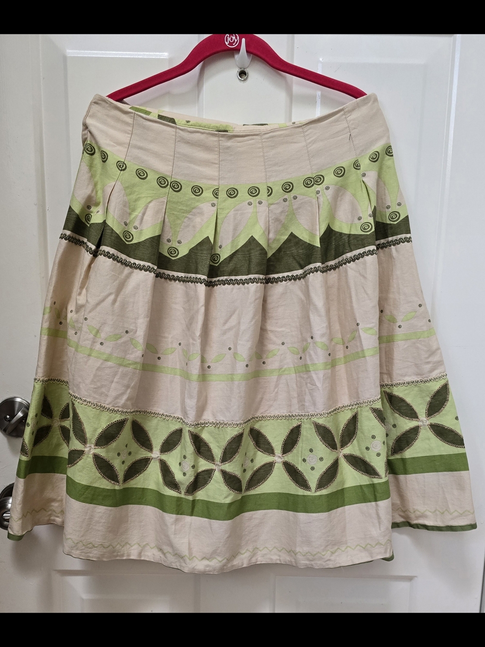 Norton McNaughton Cream Pleated Skirt with Lime Green and Olive Motif Size 10